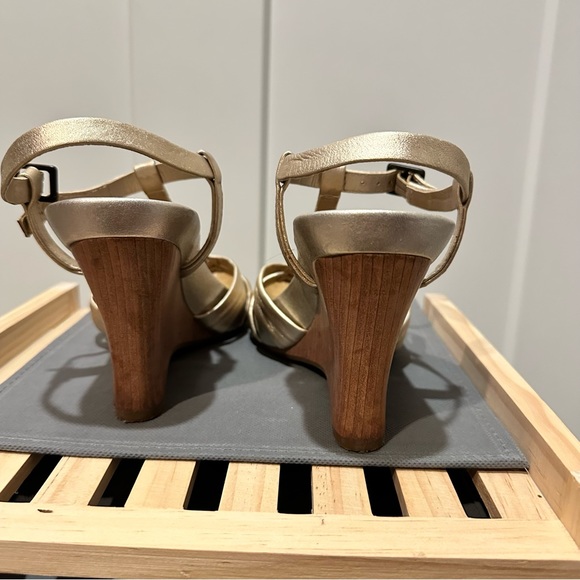 Kenneth Cole wedges size 7 - Picture 3 of 6